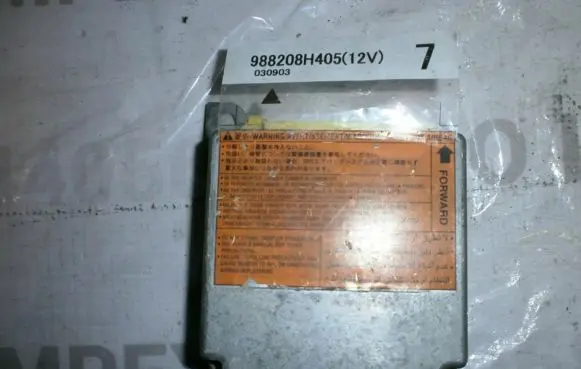Nissan X-Trail T30 Airbag control unit/module 988208H405 93c56