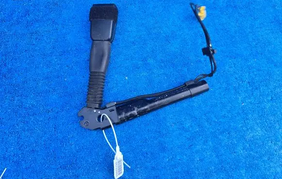 BMW 6 F12 F13 Front seatbelt buckle 7261945