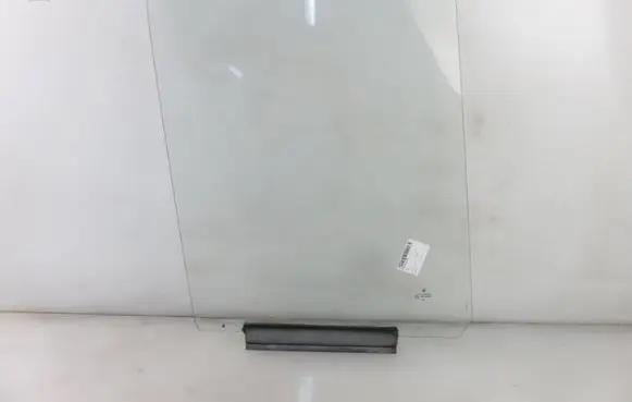 Volkswagen II LT Front door window glass four-door