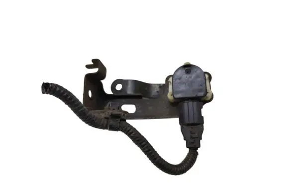 Toyota Prius (XW50) Rear air suspension level height sensor 8L0311 A1411061
