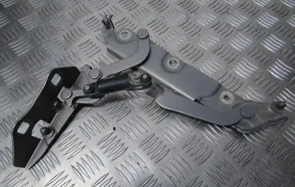 Jaguar XF Tailgate/trunk/boot hinge