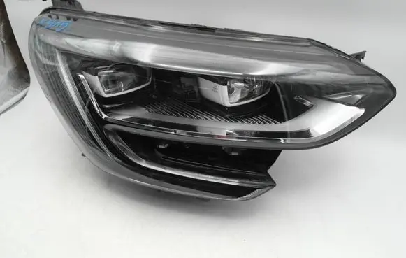 Renault Megane IV Headlight/headlamp 260109670R
