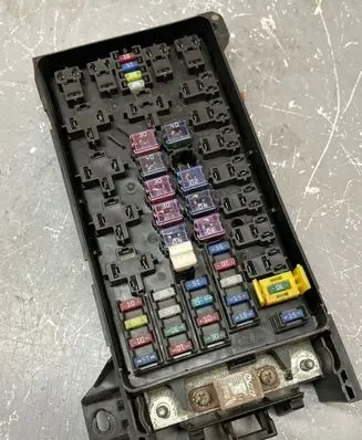 KIA Sorento Fuse module 911613E010 1006A17054 BE01006102002449