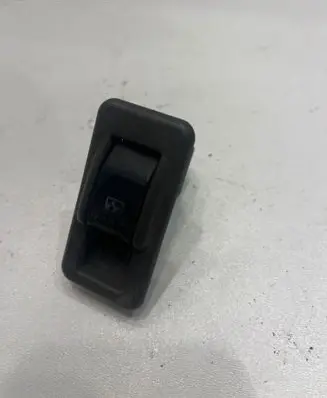 Mitsubishi Pajero Electric window control switch MB781916 0284R1