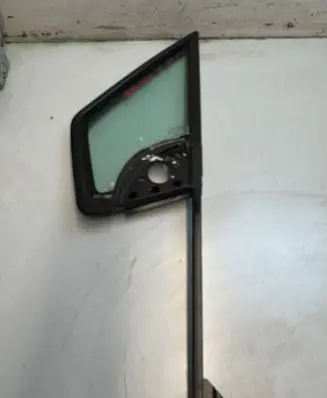 Citroen Berlingo Front door vent window glass four-door 