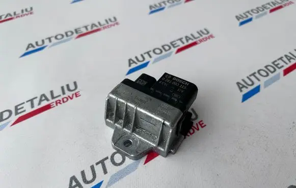 BMW 1 F20 F21 Glow plug pre-heat relay 8514120 12218514120 0281003115