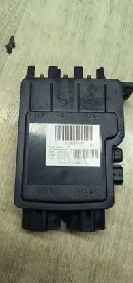 Renault Laguna III Power management control unit 243800002R PRT02010 020408074326