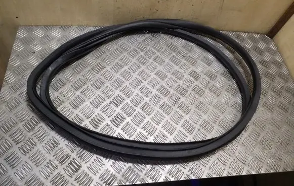 Jeep Grand Cherokee Front door rubber seal