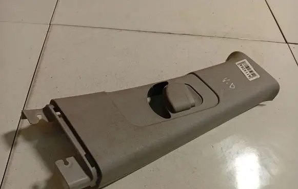 Hyundai i30 (B) pillar trim (top) 858402L100