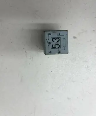Volkswagen PASSAT B6 Other relay 141951253b