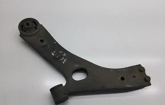 Hyundai ix35 Front lower control arm/wishbone 545002Y002