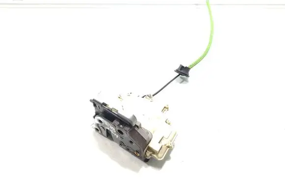 Audi TT TTS Mk2 Front door lock 8J2837015A