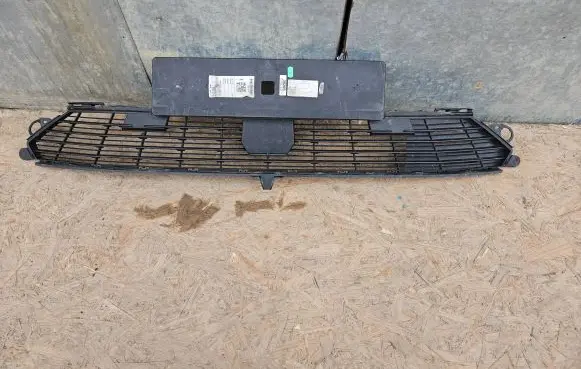 Citroen DS7 Crossback Front bumper lower grill 9834470080