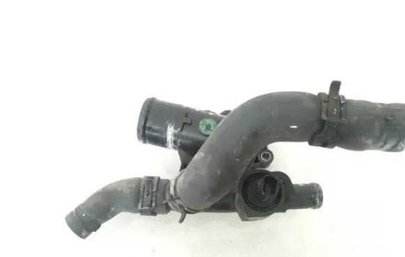 Nissan X-Trail T31 Engine coolant pipe/hose 8200801570