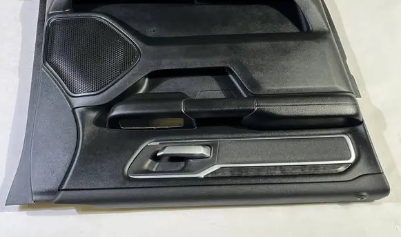 Dodge RAM Coupe rear side trim panel 1C6SRFBT7KN557