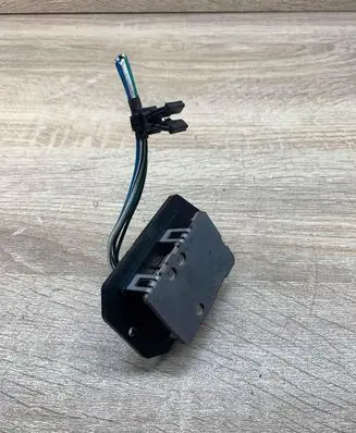 Nissan X-Trail T30 Heater blower motor/fan resistor ZL517