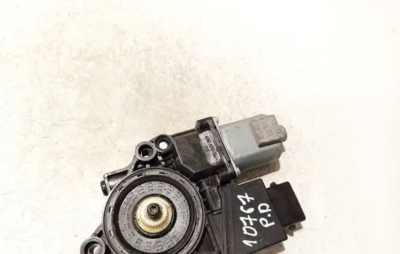 KIA Optima Front door window regulator motor 82460d4000 1100739759