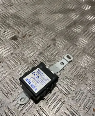 Toyota Prius (XW20) Door control unit/module 8999147010