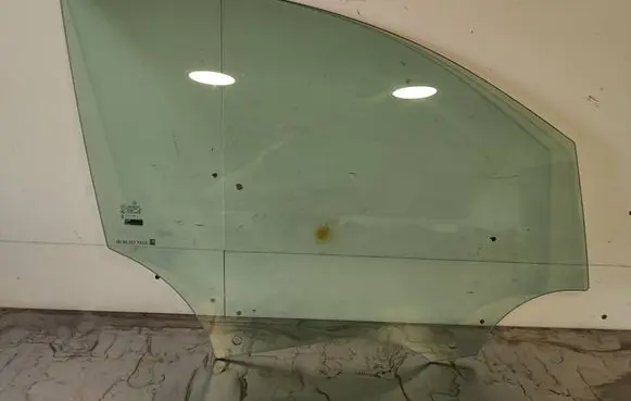 Mercedes-Benz GLE W167 Front door window glass four-door A1677250800