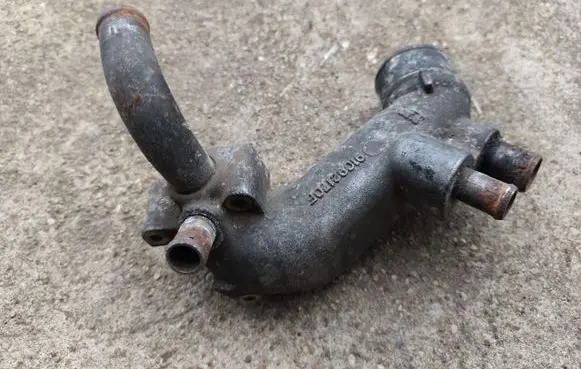 Jeep Grand Cherokee (WJ) Engine coolant pipe/hose 91092170F