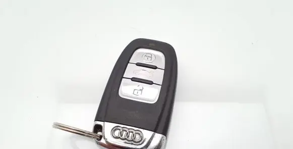 Audi A4 S4 B8 8K Ignition key/card 