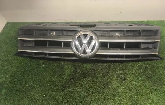 Volkswagen Amarok Front grill 2HH853653