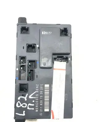 Mercedes-Benz E W211 Door control unit/module 351162 2118207526