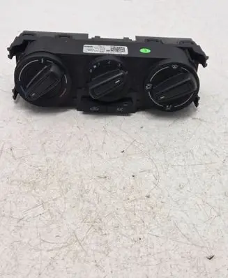 Seat Ibiza IV (6J,6P) Climate control unit 6P0820045 SB261509221B E1081697