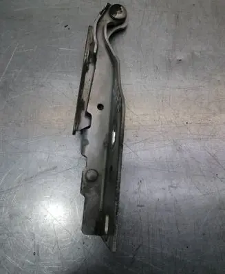 Engine bonnet/hood hinges