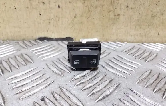 Chevrolet Captiva Central locking switch button 