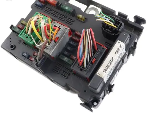 Peugeot 307 Fuse module 9644038480 13566997 BSMB5