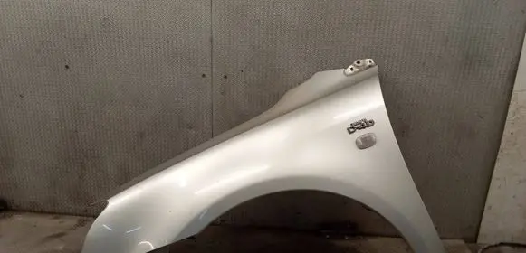 Toyota Avensis T250 Fender 