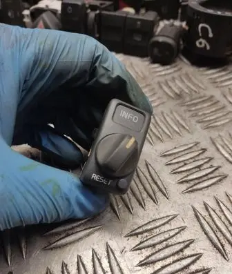 Volvo S70 V70 V70 XC On-board computer control switch 9162959