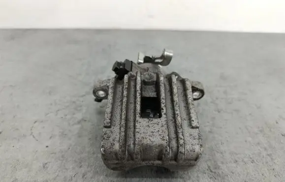 Volkswagen Polo IV 9N3 Rear brake caliper 