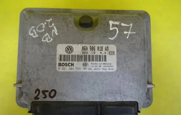 Volkswagen New Beetle Engine control unit/module 06A906018AD 0261204936