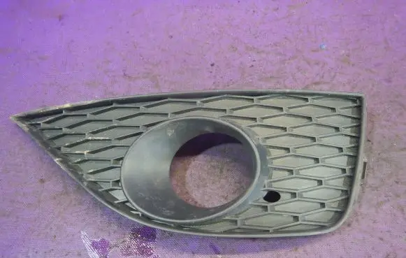 Seat Ibiza IV (6J,6P) Front bumper lower grill 6J0853666A