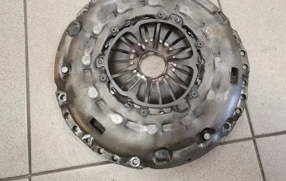 Volkswagen Multivan T5 Pressure plate 3000951149