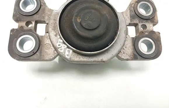 Engine mount bracket