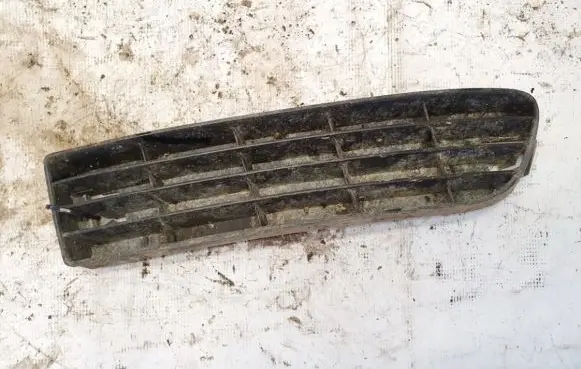 Audi A6 S6 C4 4A Front bumper lower grill 8a0807345j