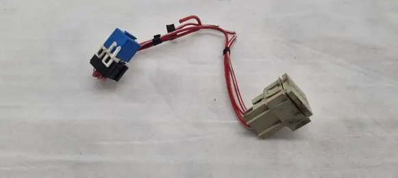 BMW 5 E39 Other relay 1740559 6136 8364581