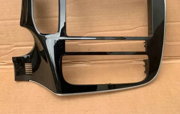 Mitsubishi Outlander Radio/GPS head unit trim 8002B294 8002B475