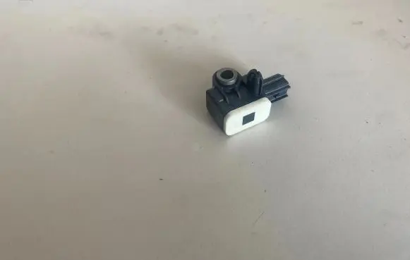 Ford Mondeo MK IV Airbag deployment crash/impact sensor AM5T14B342AA 110304200
