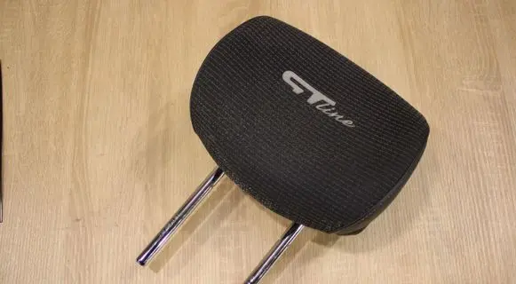Renault Megane III Rear seat headrest 
