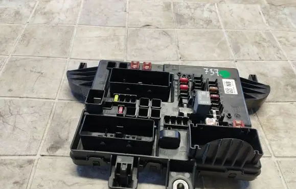 Opel Insignia A Comfort/convenience module 1327731803 15491112610