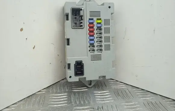 Land Rover Range Rover Sport L494 Fuse module 73707520