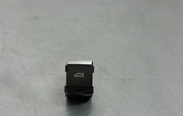 Audi Q7 4M Tailgate opening switch 4M0959831A