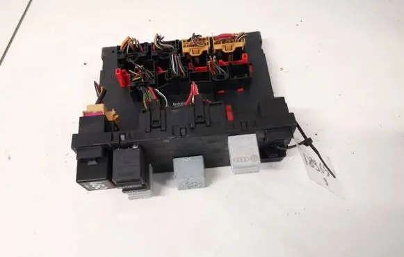 Volkswagen Golf V Fuse box set 1k0937049k