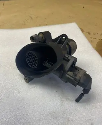 BMW 5 E39 Mass air flow meter 0928400468 7787076 1362