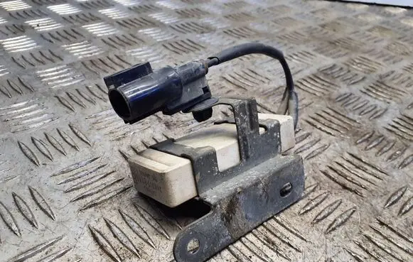 Toyota Yaris Coolant fan relay 2468106110