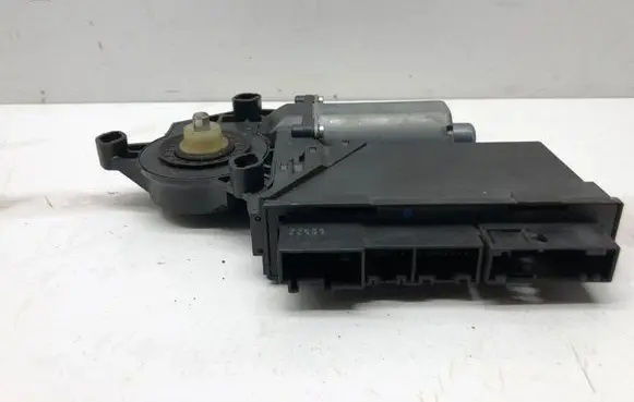 Audi A4 S4 B7 8E 8H Rear door window regulator motor 8E0959801E 105848204 105998204